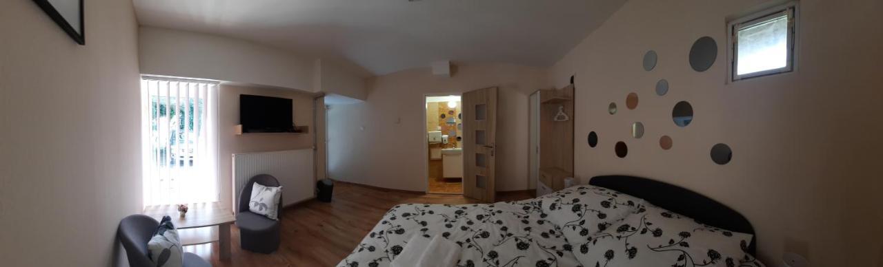 Penzion Marina Pri Slovenskej Restauracii Brezno Εξωτερικό φωτογραφία