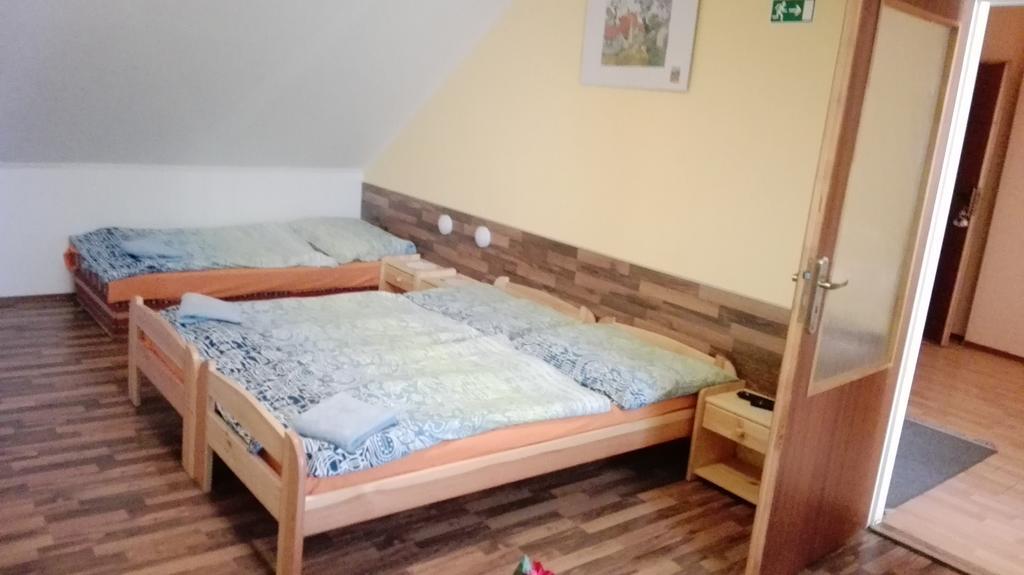 Penzion Marina Pri Slovenskej Restauracii Brezno Εξωτερικό φωτογραφία
